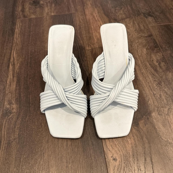 Zara White Women's Crisscross Sandals - Picture 1 of 3